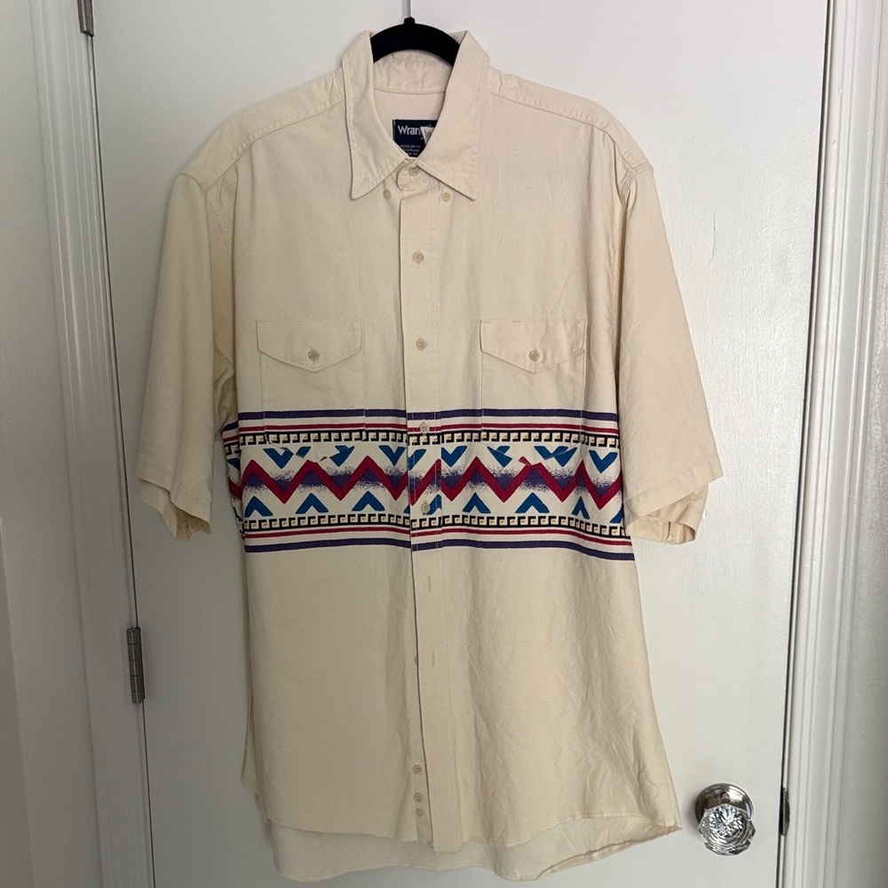 Wrangler Cream Shirt with Multicolor Pattern. Neck size 17.5